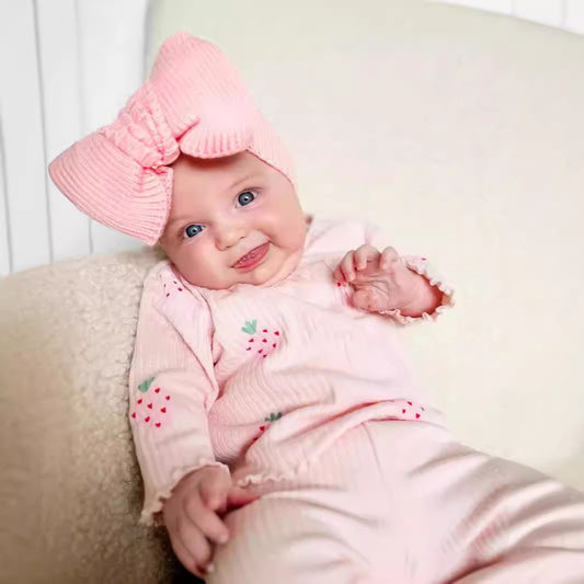 3-Piece Baby Outfit Set – Long Sleeve Bodysuit, Pants, and Hat